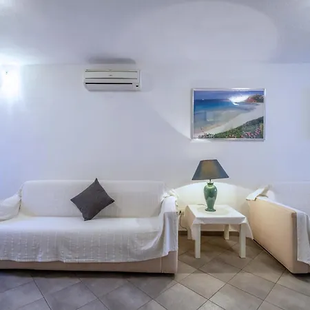 La Casa In Collina, Al Mare - 6 Minuti Dal Mare - A C - Giardino -bbq *