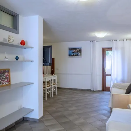 La Casa In Collina, Al Mare - 6 Minuti Dal Mare - A C - Giardino -bbq San Teodoro (Sardinia)