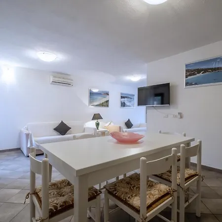 La Casa In Collina, Al Mare - 6 Minuti Dal Mare - A C - Giardino -bbq